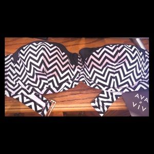 NWT Ava & VIv Bikini Top